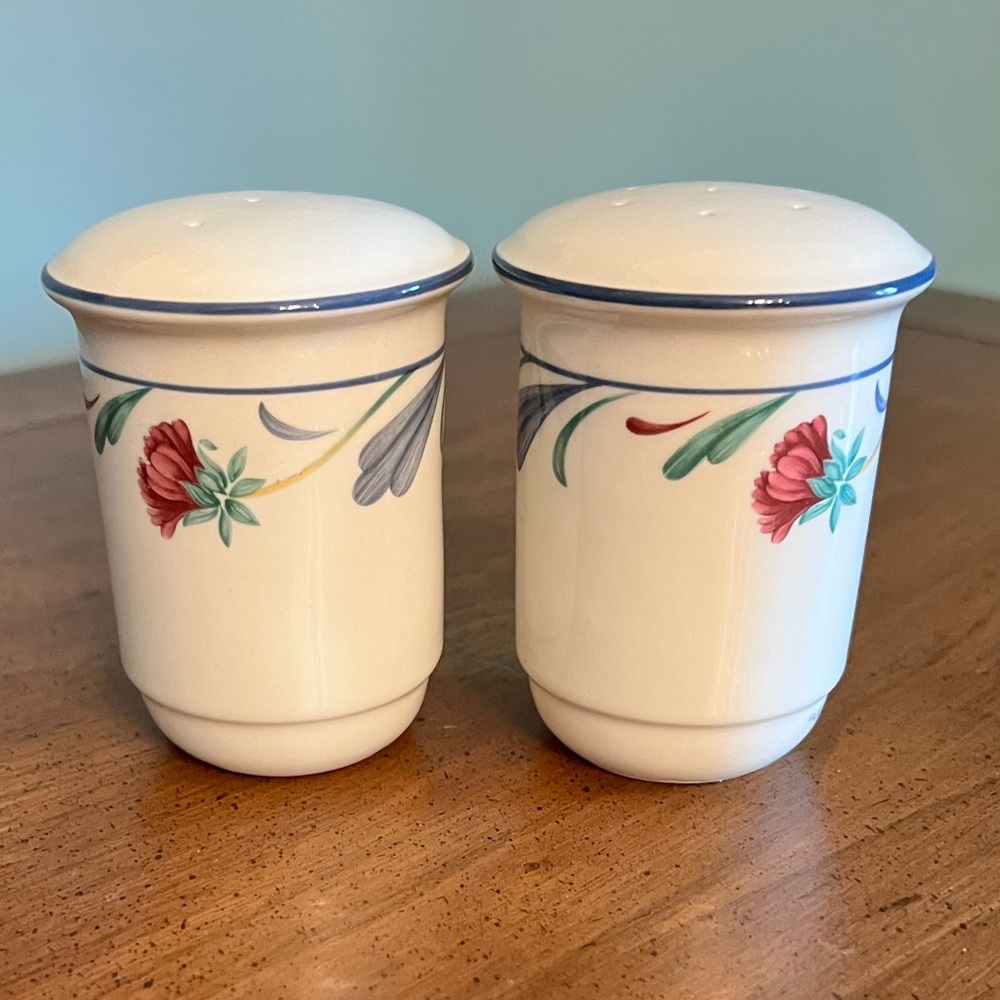 Lenox Poppies on Blue Salt & Pepper shakers